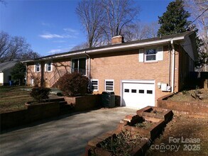 507 Valleyview Dr in Albemarle, NC - Foto de edificio - Building Photo