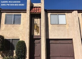 917 W Duarte Rd in Arcadia, CA - Building Photo