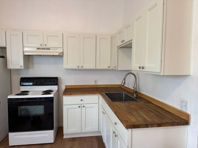 9008 N Mohawk Ave, Unit 9008 Mohawk in Portland, OR - Building Photo - Building Photo