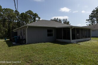 1572 Holbrook Rd NW in Palm Bay, FL - Building Photo - Building Photo