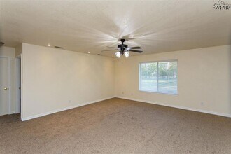 1217 Sun Valley Dr in Wichita Falls, TX - Building Photo - Building Photo