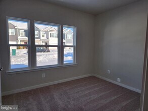 327 Baker Dr in Luray, VA - Building Photo - Building Photo