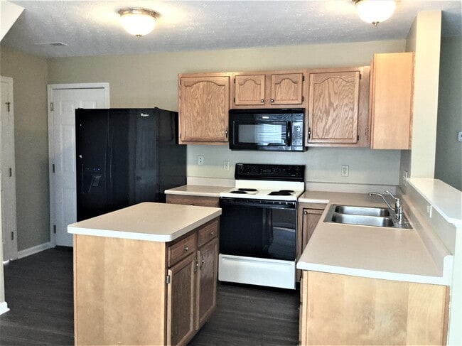 6560 Black Forest Ct in Morrow, OH - Building Photo - Building Photo