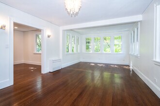 162 Rockingstone Ave in Larchmont, NY - Building Photo - Building Photo