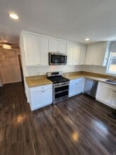 1629 W Summit St, Unit 1627 in Long Beach, CA - Building Photo - Building Photo