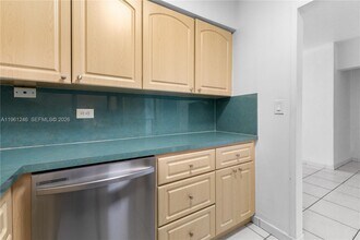 7441 Wayne Ave, Unit 11G in Miami, FL - Building Photo - Building Photo