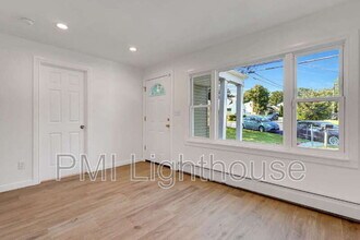 128 Lockwood Ave in Huntington Station, NY - Building Photo - Building Photo