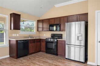 919 Windmeadows Dr, Unit EL-134 in College Station, TX - Building Photo - Building Photo