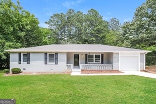 7125 Puckett St SW in Covington, GA - Building Photo
