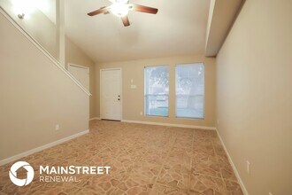 2219 Hadden Hollow Dr in Houston, TX - Building Photo - Building Photo
