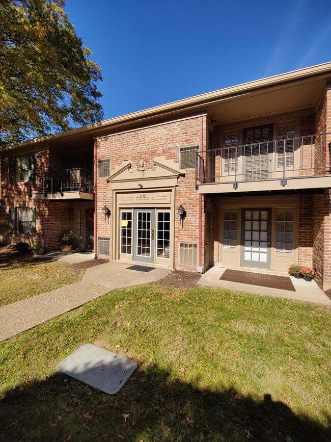 property at 930 Margarite Dr