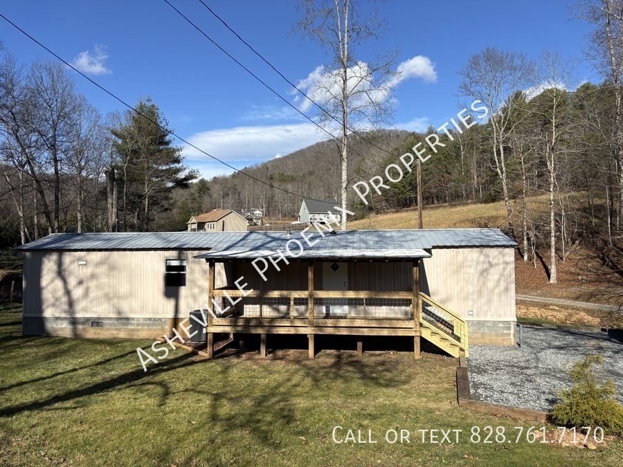 395 Dix Creek Rd Number 2 in Leicester, NC - Building Photo