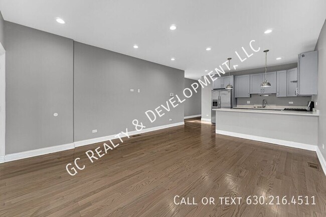 1048 N Lawndale Ave in Chicago, IL - Building Photo - Building Photo