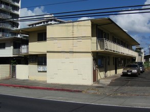 825 University Ave in Honolulu, HI - Building Photo - Building Photo