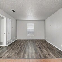 2511 W Prairie St in Denton, TX - Building Photo - Building Photo