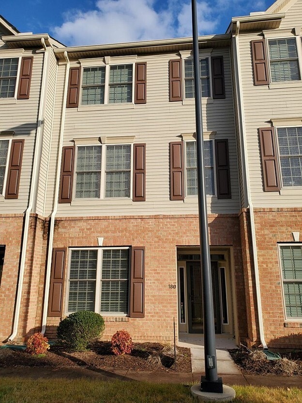 property at 180 Hemisphere Cir