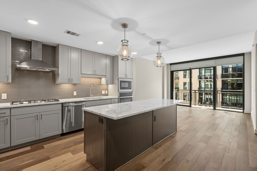 2511 Willowick Rd in Houston, TX - Building Photo