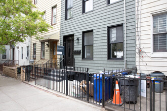 1409 Greene Ave in Brooklyn, NY - Foto de edificio - Building Photo