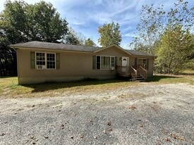 14 Shannon Ln in Pine Bush, NY - Building Photo