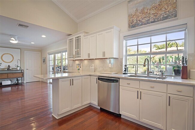3160 NE 28th Ave in Lighthouse Point, FL - Building Photo - Building Photo
