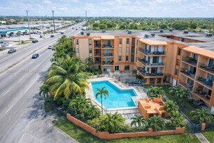 6780 W 2nd Ct in Hialeah, FL - Building Photo