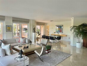 13645 Deering Bay Dr in Coral Gables, FL - Building Photo - Building Photo