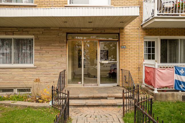 3040 Louis-Paré Rue in Montréal, QC - Building Photo - Building Photo