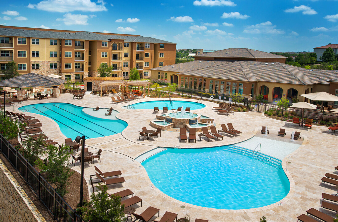 Villas In Westover Hills in San Antonio, TX - Foto de edificio