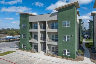 Trails on Jackson in Pharr, TX - Foto de edificio - Building Photo