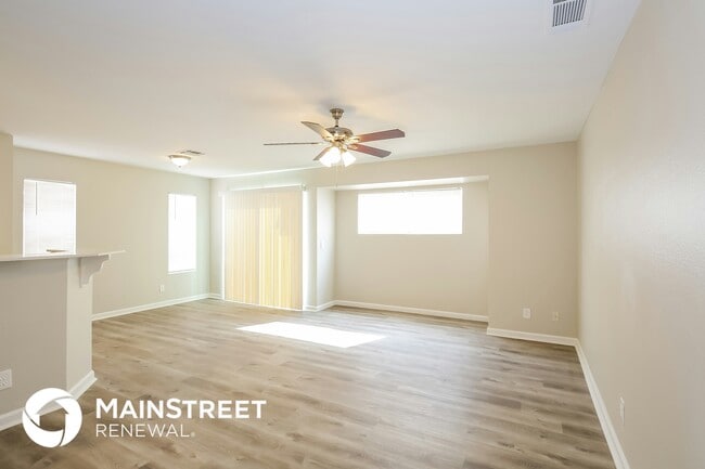 5324 N Padero Dr in North Las Vegas, NV - Foto de edificio - Building Photo