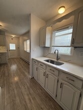 376 Riverside Ave, Unit 1 in Medford, MA - Building Photo - Building Photo