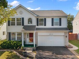 2521 Waterford Ln in Lake In The Hills, IL - Building Photo