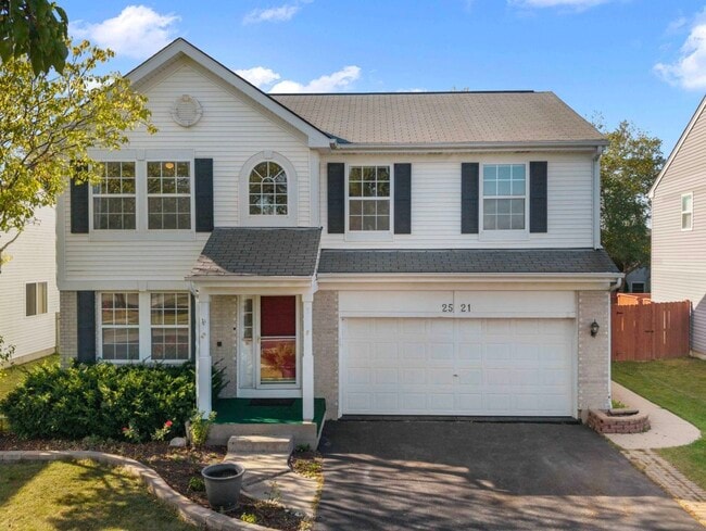 property at 2521 Waterford Ln