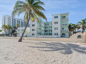 2600 N Surf Rd in Hollywood, FL - Building Photo