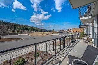 2426-2530 N Atlas Rd in Fernan Lake Village, ID - Building Photo - Building Photo