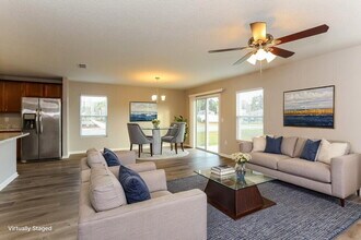 6738 Sandle Dr, Unit 324 in Jacksonville, FL - Building Photo - Building Photo