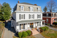 15 Vine St in Melrose, MA - Foto de edificio - Primary Photo