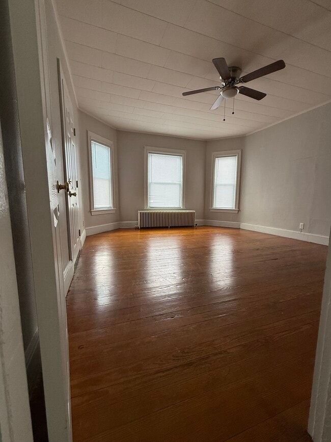 158 Forest St, Unit 2 in Fall River, MA - Building Photo - Building Photo