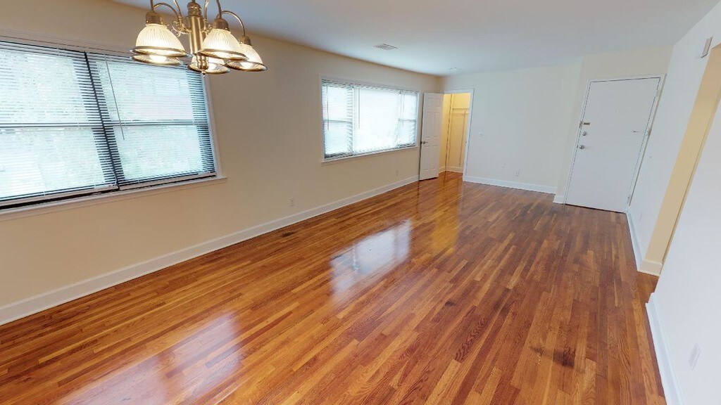 Arms Apartments Iselin, NJ Apartments