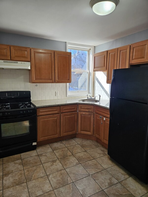 16 Amity St-Unit -1 in Paterson, NJ - Building Photo - Building Photo