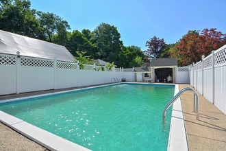 90 Irving St, Unit AptA in Millis, MA - Building Photo - Building Photo