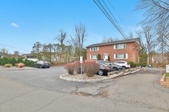 27 N Route 303 in Congers, NY - Building Photo - Building Photo