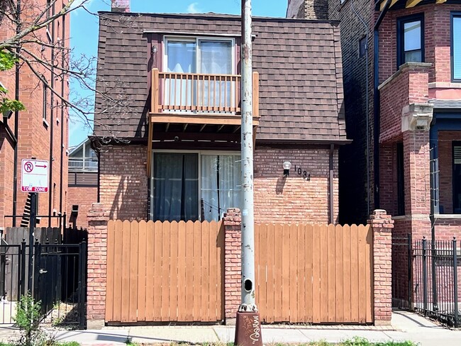 property at 1034 W Diversey Pkwy