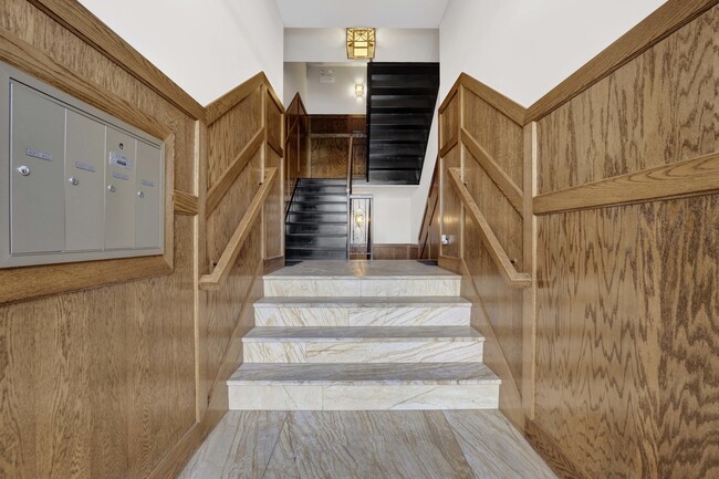 4911 S Calumet Ave in Chicago, IL - Building Photo - Building Photo