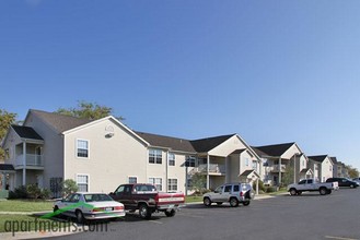 Covington Greens Apartments in Findlay, OH - Building Photo - Building Photo