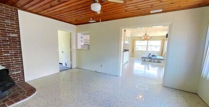 6132 7th Ave S in Gulfport, FL - Building Photo - Building Photo