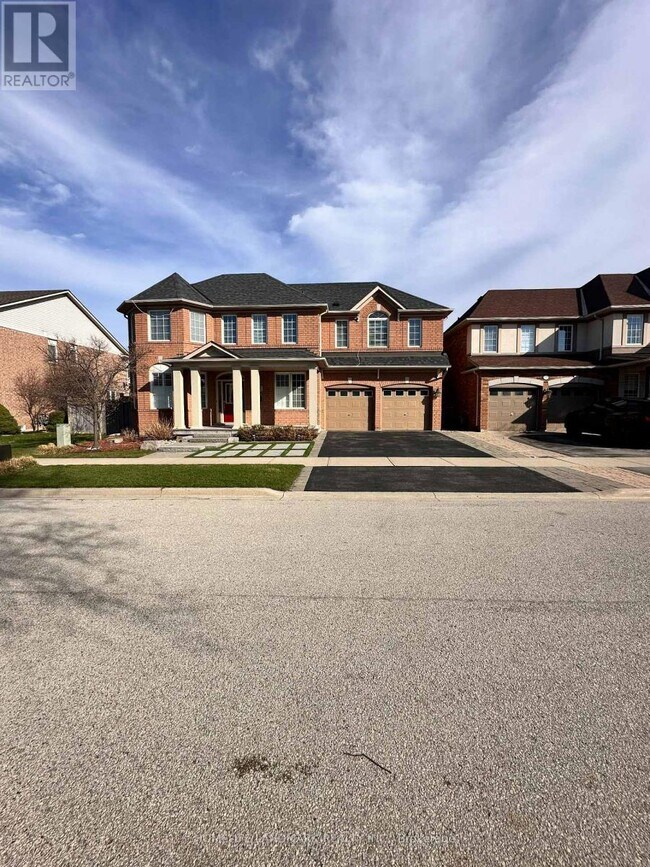 2225 Canonridge Cir in Oakville, ON - Building Photo - Building Photo