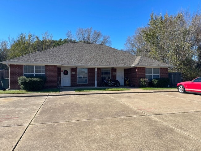 property at 2802 Hard Rock Cir