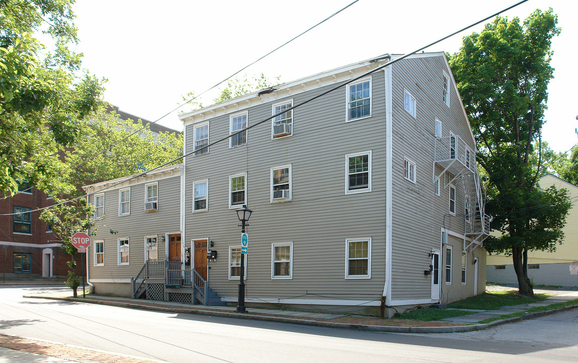 146-148 Union St in Poughkeepsie, NY - Building Photo