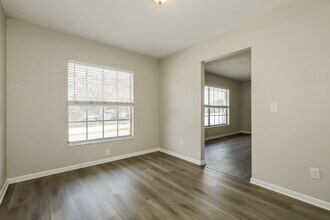 11213 McMullen Loop, Unit U111 in Riverview, FL - Building Photo - Building Photo